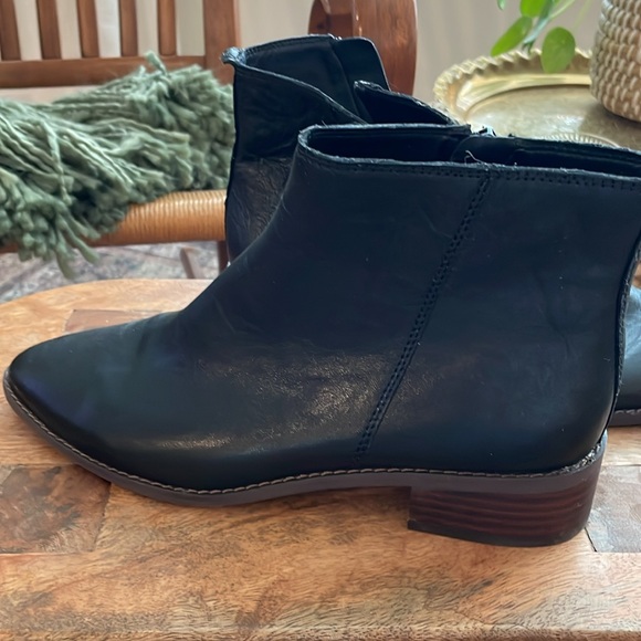 Lucky Brand black pointed toe low bootie women’s size 7 1/2 with brown h… - Picture 12 of 12